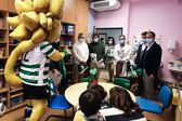 Rui Borges, Bernardo Palmeiro e Frederico Varandas ofereceram presentes às crianças, que se deliciaram com a presença da mascote leonina, Jubas - Foto: SPORTING CP