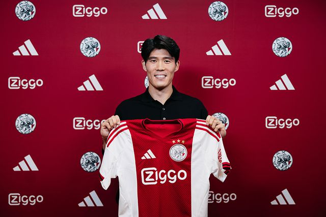 Takehiro Tomiyasu assina pelo gigante de Amesterdão por meia época - Foto: AFC AJAX