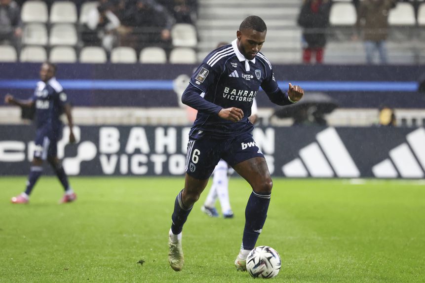 Otávio soma 13 jogos pelo Paris FC