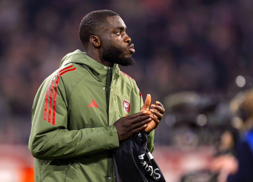 Upamecano está no emblema de Munique desde 2021