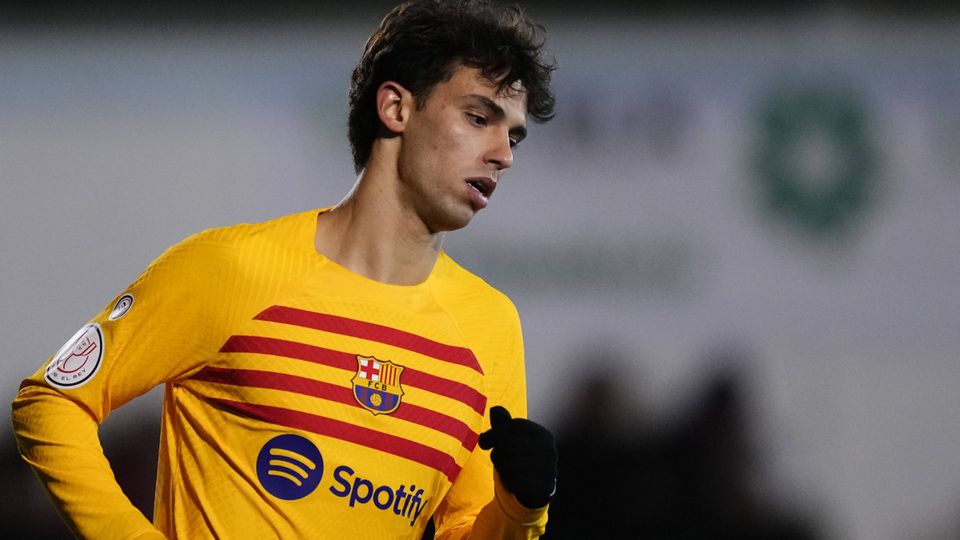 João Félix regressa aos convocados do Barcelona