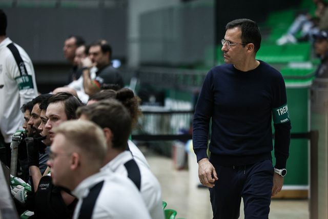 Alejandro Domínguez e a vitória no clássico: «Partida com muitos altos e baixos»