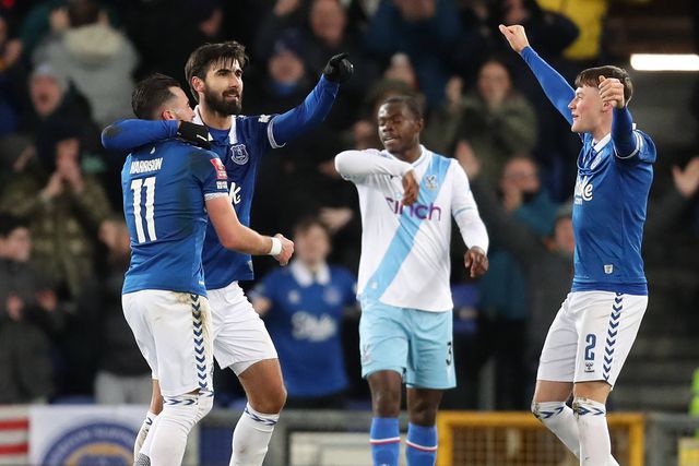 Portugueses do Everton brilham e eliminam Crystal Palace da Taça de Inglaterra