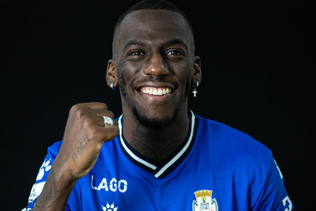 Mercado (oficial): Feirense anuncia Carnejy Antoine para o ataque