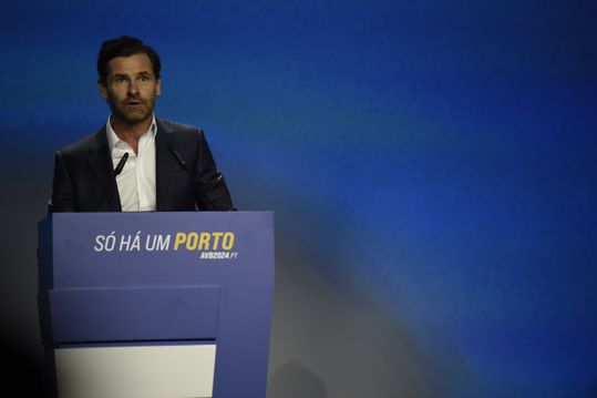 A apoteótica entrada de André Villas-Boas na Alfândega do Porto