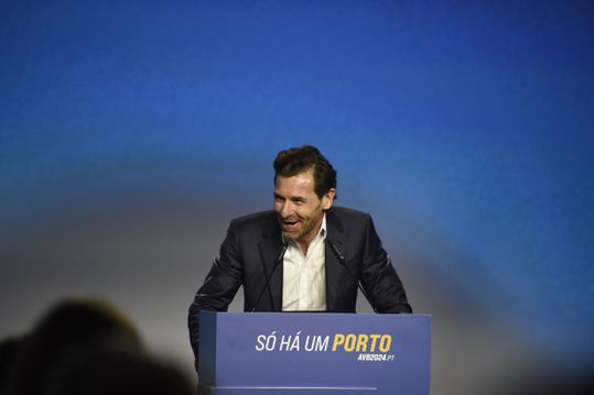 VÍDEO: Siga em direto o anúncio da candidatura de André Villas-Boas à presidência do FC Porto