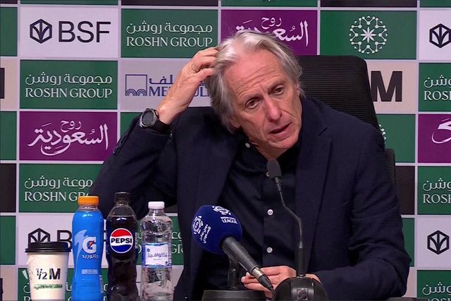 «Neymar está inscrito na Champions, não no campeonato»