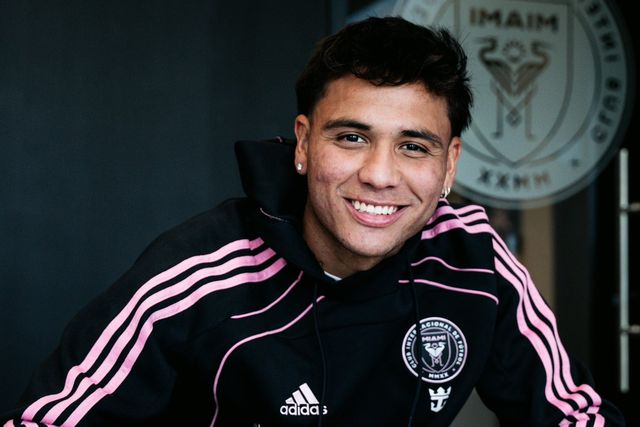 Telasco Segovia, agora ex-Casa Pia, a assinar contrato com o Inter Miami