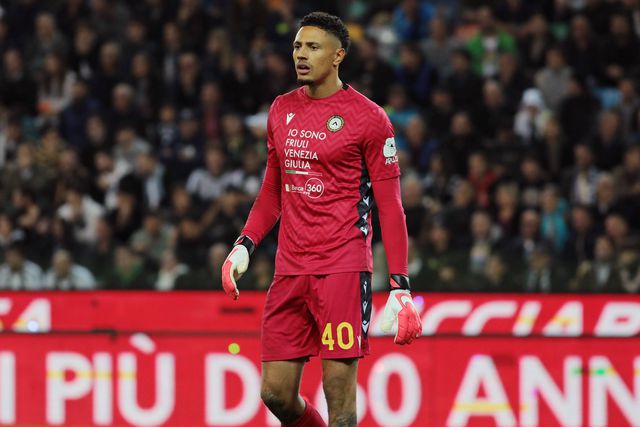 Guarda-redes Maduka Okoye em ação pela Udinese