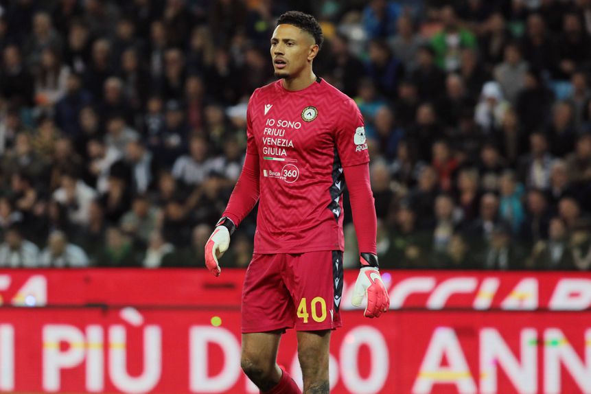 Guarda-redes Maduka Okoye em ação pela Udinese