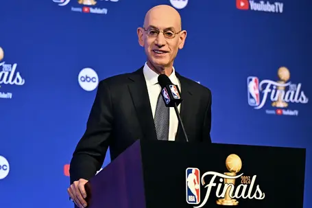 Últimas propostas de Adam Silver para penalizar quem não quer ganhar na NBA