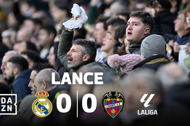 Lenços brancos no Bernabéu não poupam ninguém