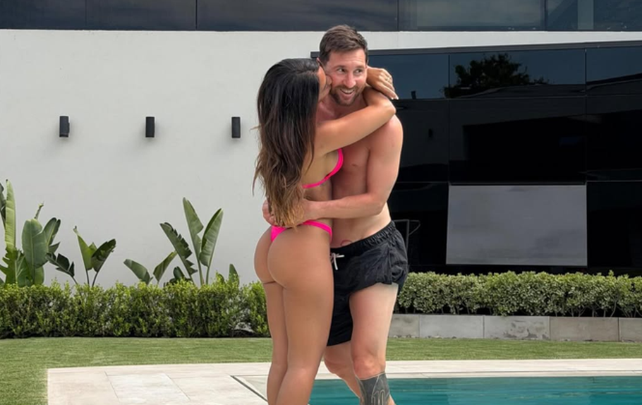 Antonela Rocuzo e Messi de férias