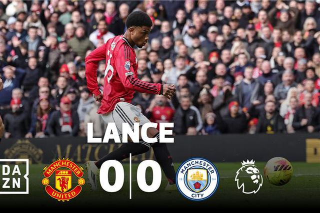 Tiki-taka do Manchester United resulta em golo (anulado) de Diallo