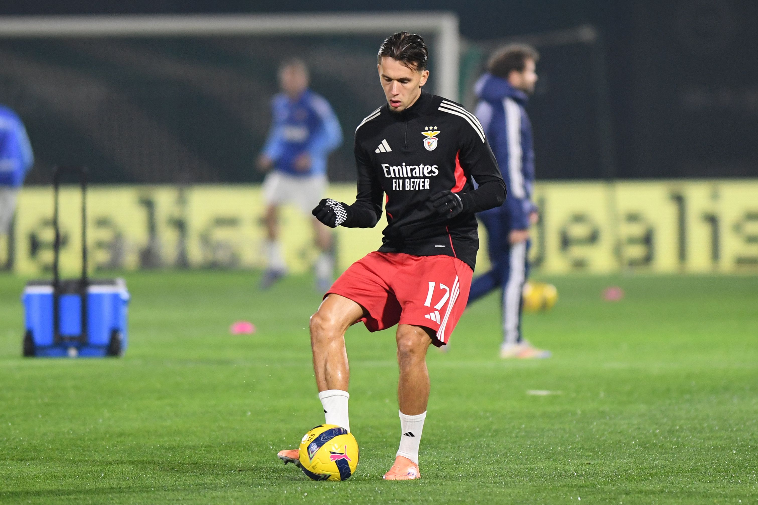 Dedic no aquecimento -Foto: Rogério Ferreira/ Kapta +