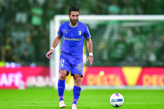 João Moutinho, 39 anos, médio 
do SC Braga, senhor de 16 troféus 
na carreira sénior, entre os quais 
o título de campeão da Europa 
de seleções em 2016 - Foto: Miguel Nunes
