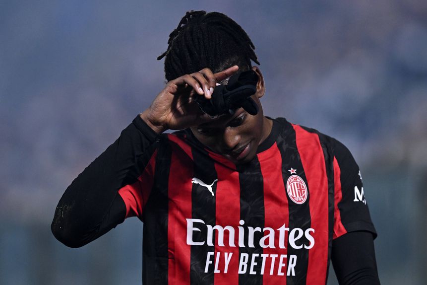 Rafael Leão foi titular em Como pelo Milan