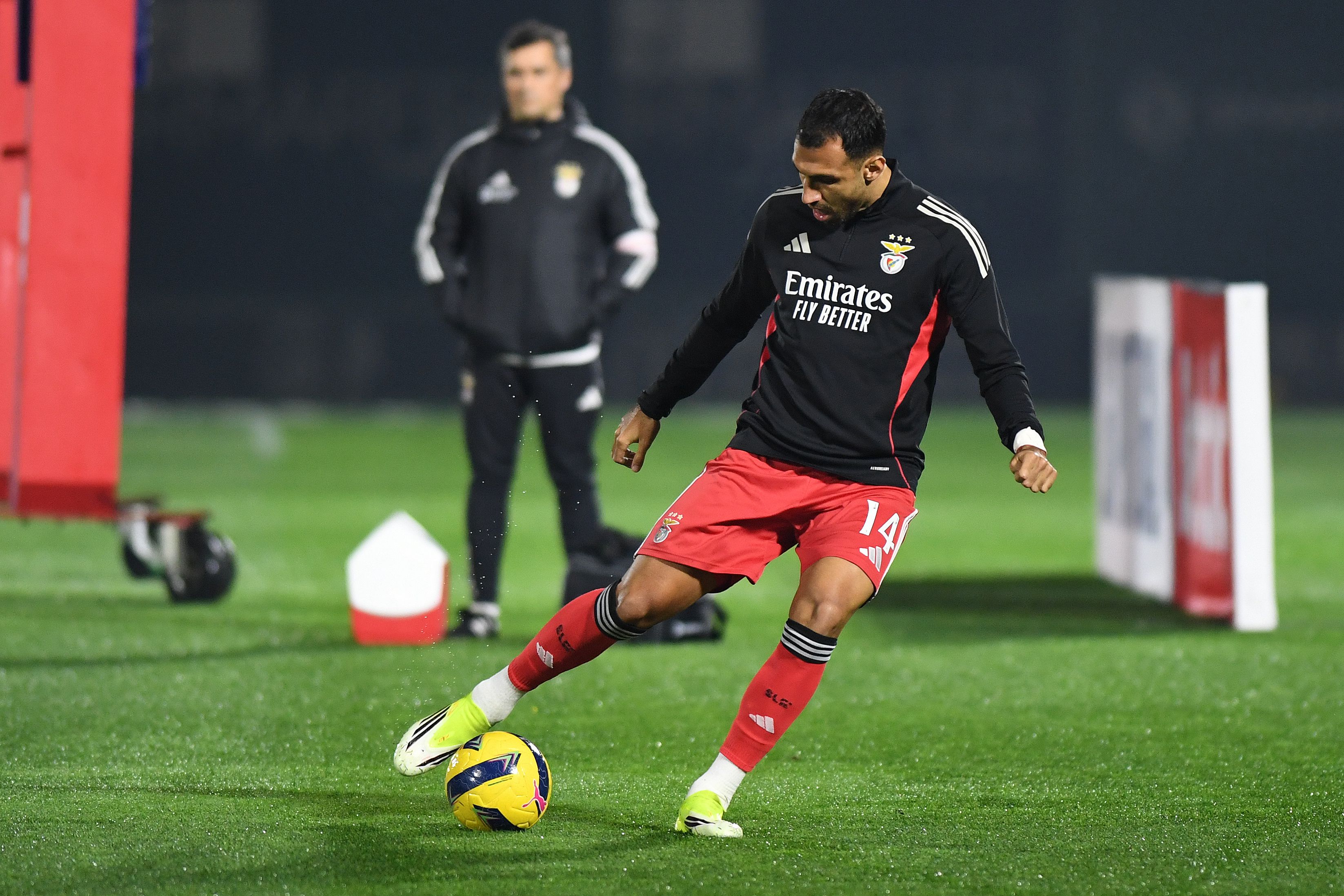 Pavlidis a aquecer  -Foto: Rogério Ferreira/ Kapta +