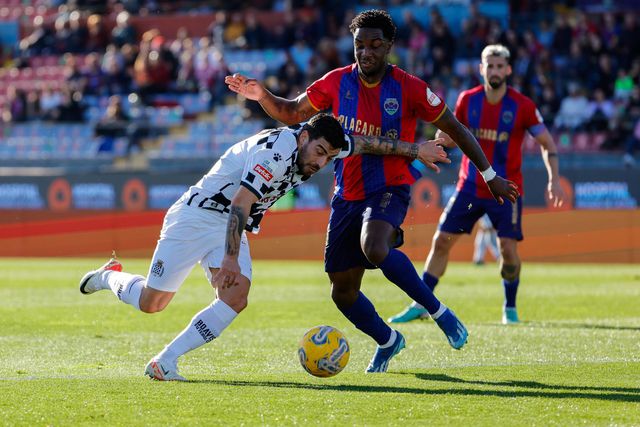 Pontapé de bicicleta de Héctor Hernández devolve esperança aos transmontanos (veja o resumo)