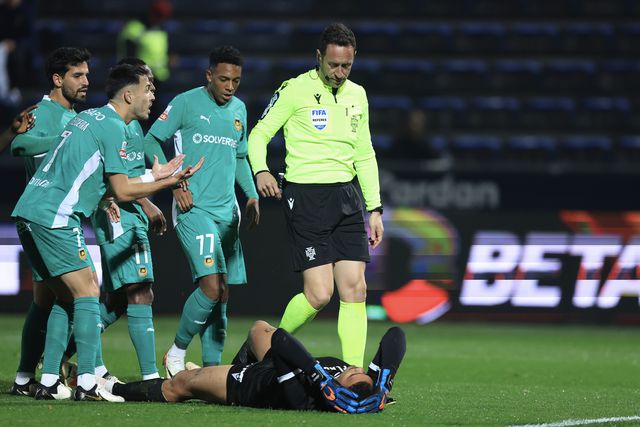 Destaques Famalicão: Nas luvas de Luiz Júnior e cabeça de Cadiz refletiu-se a solidez