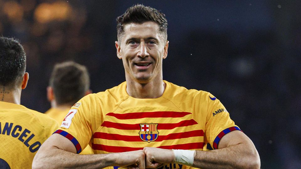 Barcelona regressa às vitórias com bis de Lewandowski