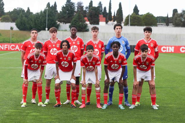 Iniciados: Benfica goleia Sporting sob olhar atento de Rúben Amorim