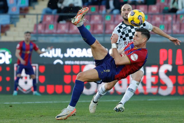 VÍDEO: veja o pontapé de bicicleta de Héctor Hernández