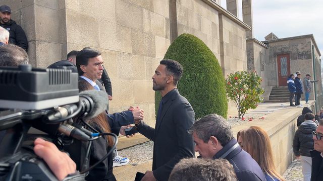 Ricardo Carvalho e Bosingwa chegam ao velório de Pinto da Costa