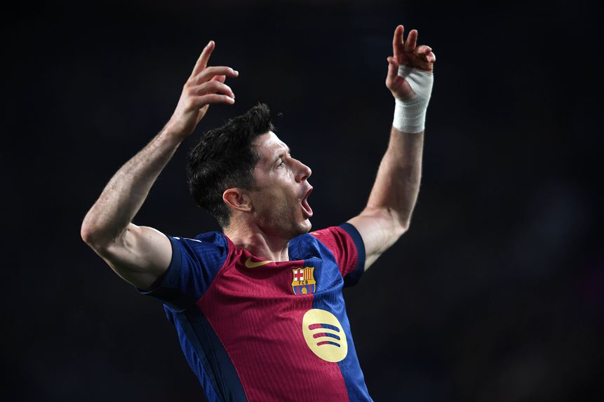 Robert Lewandowski a celebrar mais um golo pelo Barcelona na LaLiga