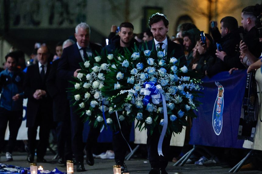 Villas-Boas, Martín Anselmi e Jorge Costa na homenagem a Pinto da Costa, no Estádio do Dragão (fotos: FC Porto)