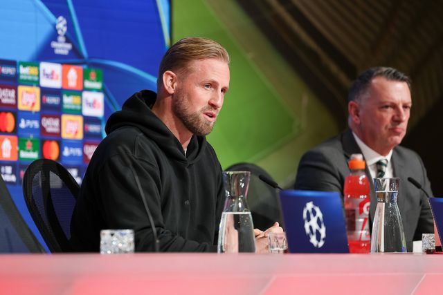 Kasper Schmeichel a falar em conferência de imprensa