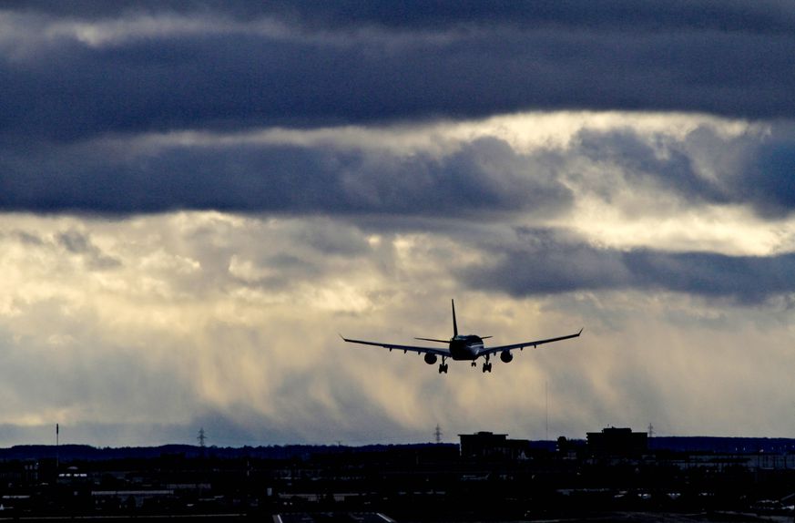 Avião prepara-se para aterrar em Toronto