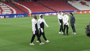 Al Musrati viajou com a equipa para Portugal e regressou à Luz