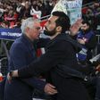 O abraço entre os treinadores, Mourinho e Arbeloa - Foto: José Sena Goulão/LUSA