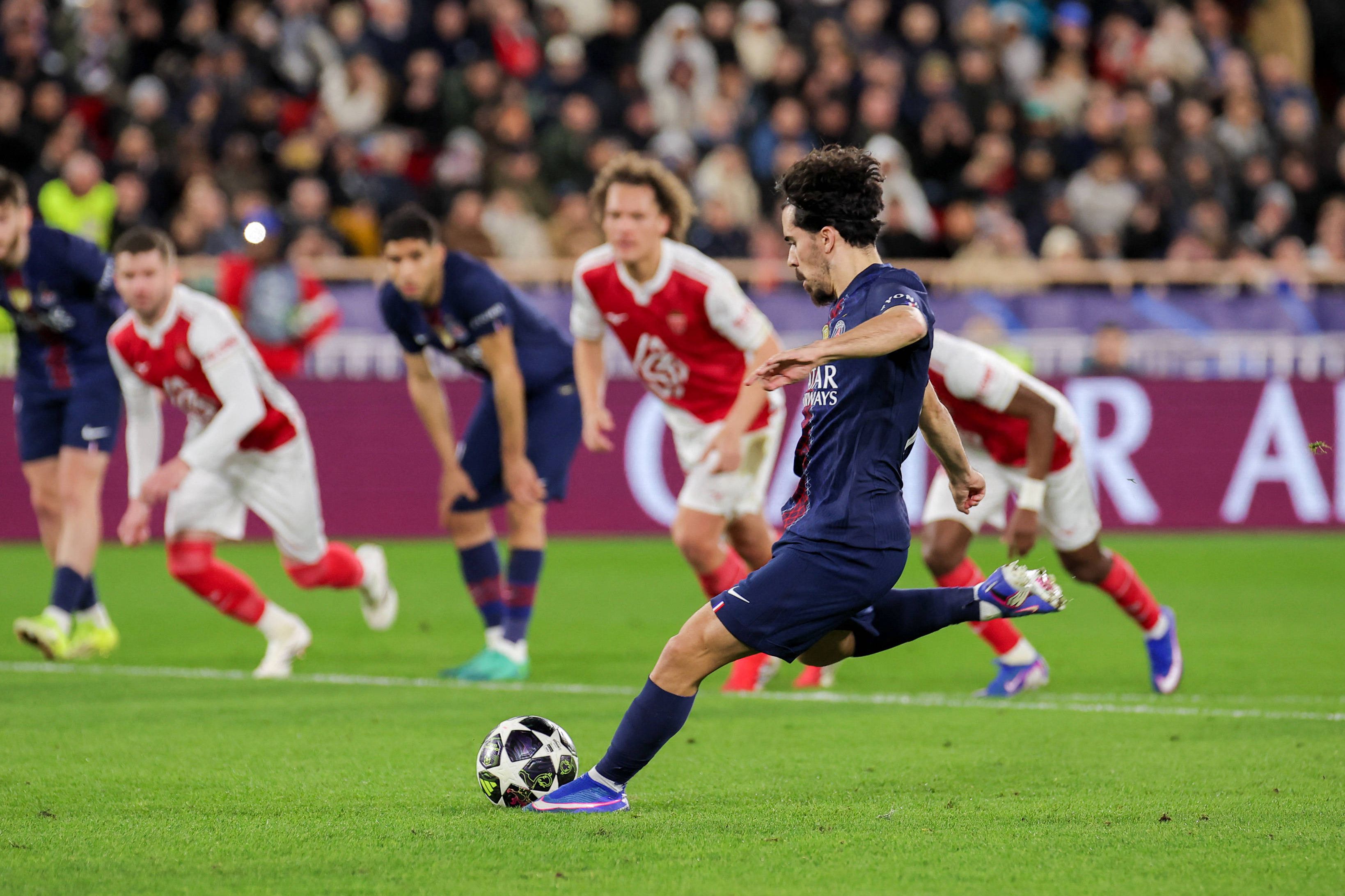 Vitinha desperdiçou um penálti após os dois golos do Mónaco ao PSG