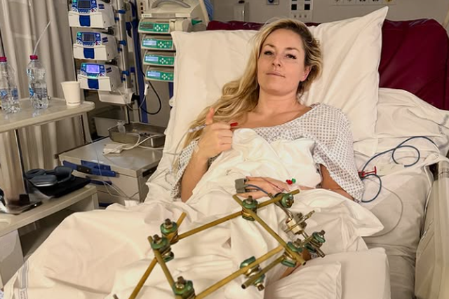 Lindsey Vonn no hospital, após a lesão grave nos Jogos Olímpicos - Foto: Lindsey Vonn/Instagram