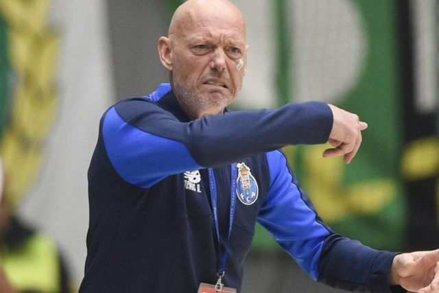 Treinador do FC Porto, Magnus Anderssen, ficou desiludido com o aspeto ofensivo dos dragões. Foto FC Porto