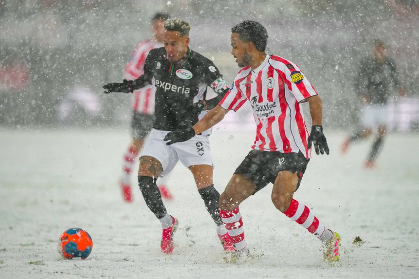 Tjaronn Chery, capitão do NEC, foi baixa de última hora (IMAGO)