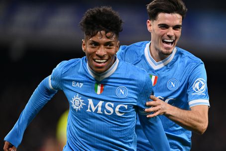 Alisson Santos festeja o golo que marcou à Roma, no 2-2 da jornada 25 da Serie A - Foto: IMAGO