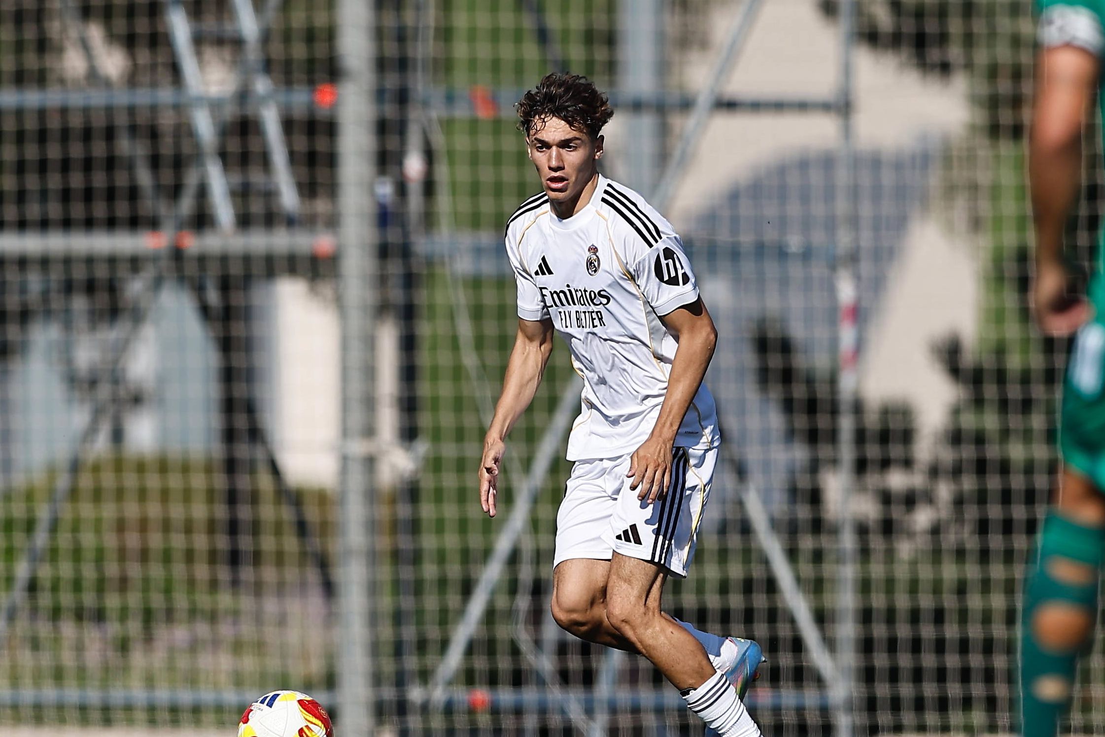 Thiago Pitarch foi chamado por Arbeloa para o duelo na Luz