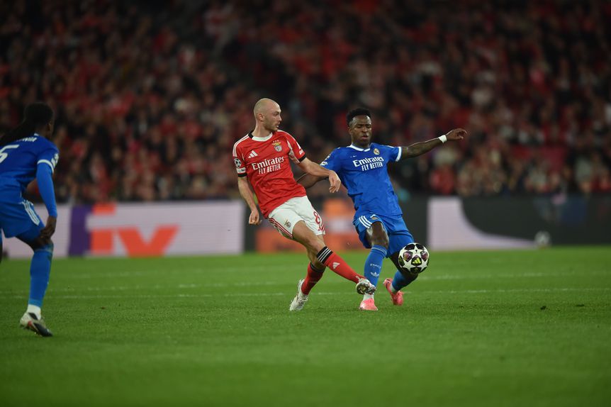 Vinícius foi figura central no Benfica-Real Madrid da 1.ª mão do play off da UEFA Champions League 2025/2026. Foto Miguel Nunes