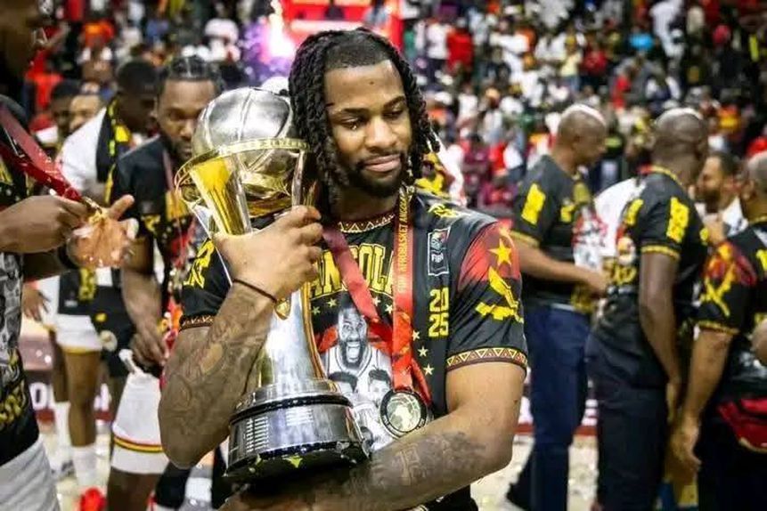 Selton Miguel ajudou Angola a vencer o Afrobasket em 2025