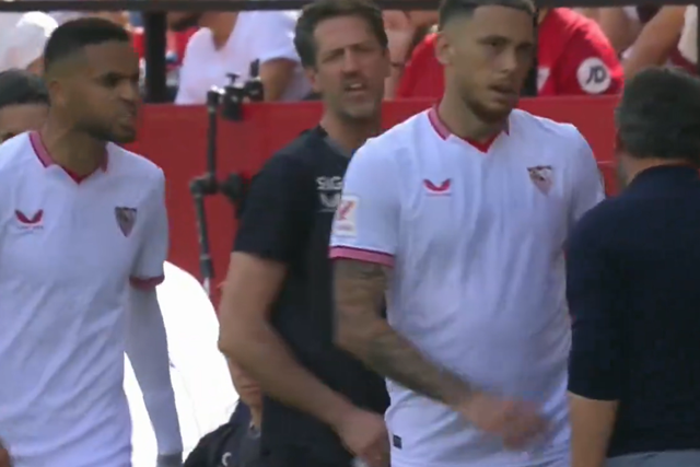 VÍDEO: tensão e bate-boca entre En-Nesyri e Quique Flores