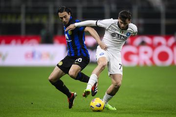 Nápoles mostra sinal STOP ao Inter 10 jornadas depois