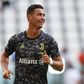 «Ronaldo aparecia todos os dias no treino com um carro diferente»