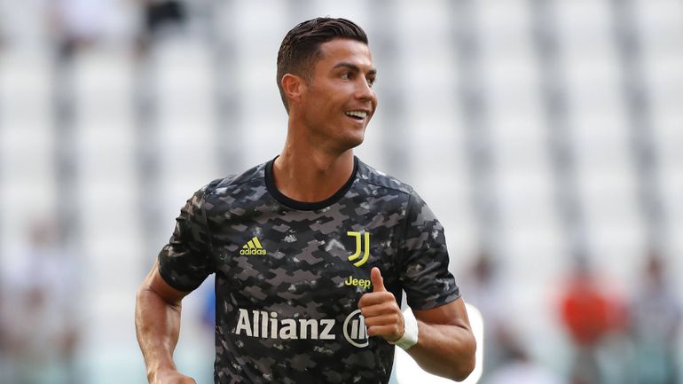 «Ronaldo aparecia todos os dias no treino com um carro diferente»