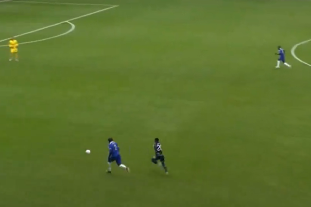 O que foi isto? Autogolo do Chelsea vai dar que falar (vídeo)