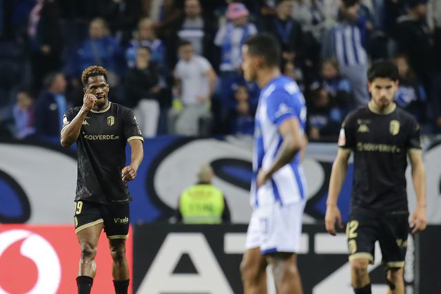 Destaques do Vizela: Essende à frente, Buntic atrás