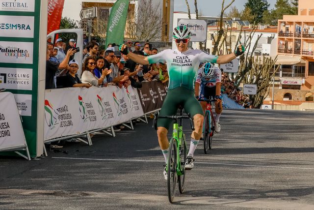 Joseba López dá 100.ª vitória da Caja Rural na Clássica da Arrábida
