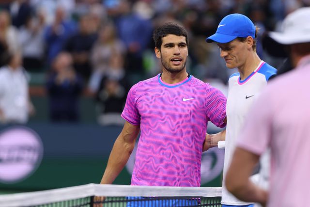 Alcaraz acaba com série ganhadora de Sinner e chega à final de Indian Wells